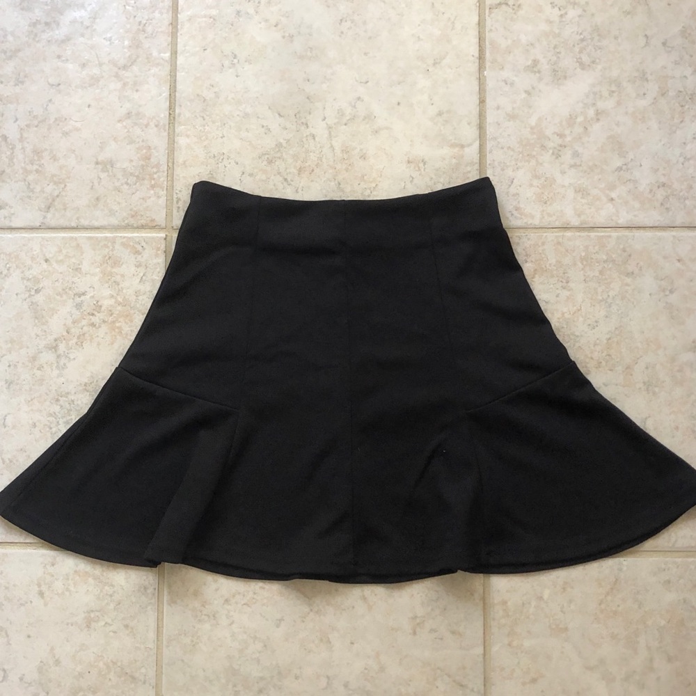 Black skater skirt